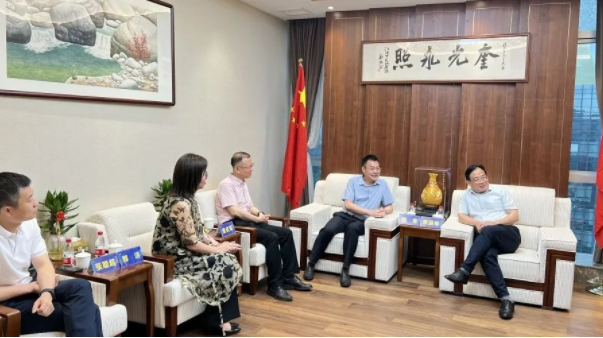 廈門市政協(xié)黨組副書記、副主席 黃國彬一行蒞臨我司考察調(diào)研